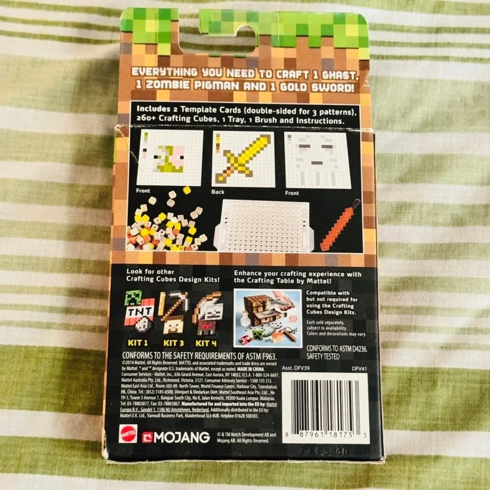 Minecraft Kit 2 Zombie Pigman Gold Sword Ghast Crafting Cubes 2014